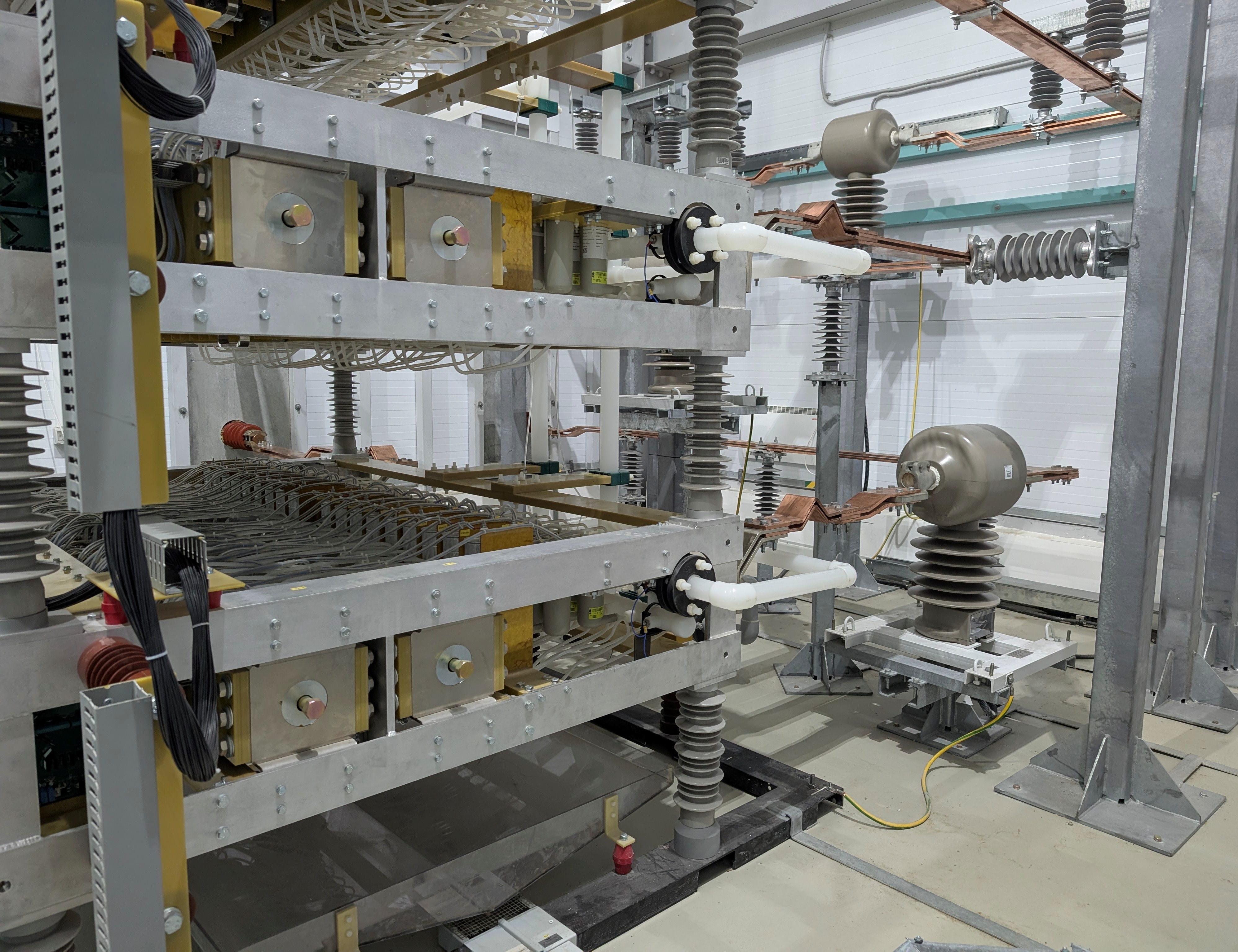 ��� 320���